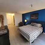 Deluxe Hotel Style Unit
